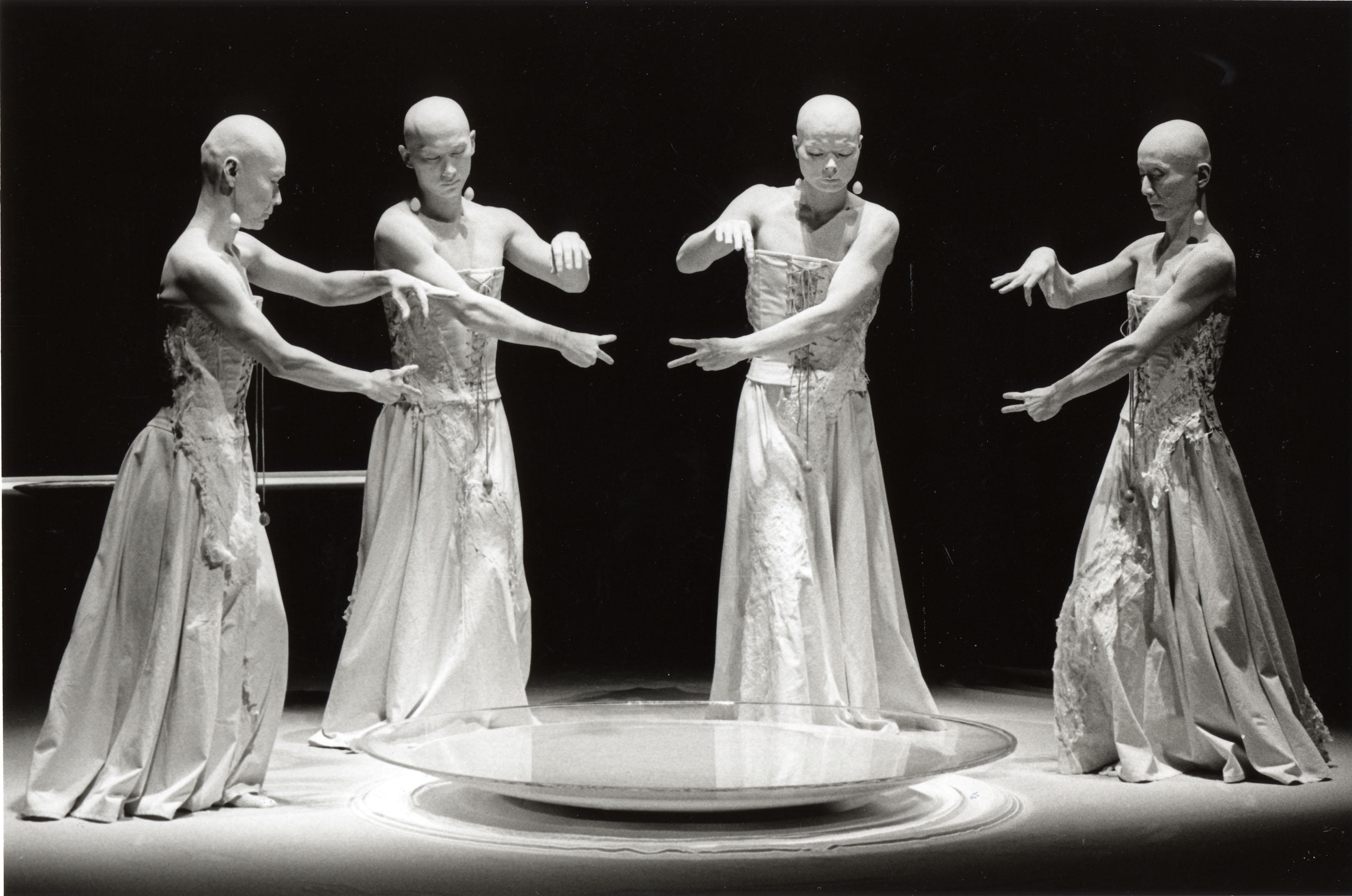 1950代Marionette Theaterテント下2人のピエロが劇場ダンス 1950代Marionette Theaterテント下2人のピエロが劇場ダンス 1950代